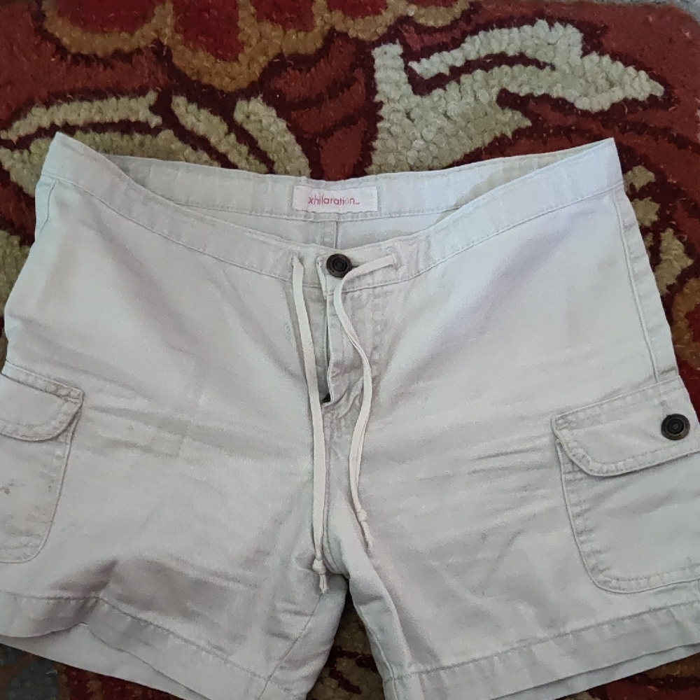 Xhilaration Women's Light Gray Cargo Shorts Size 3 W Usable Pockets